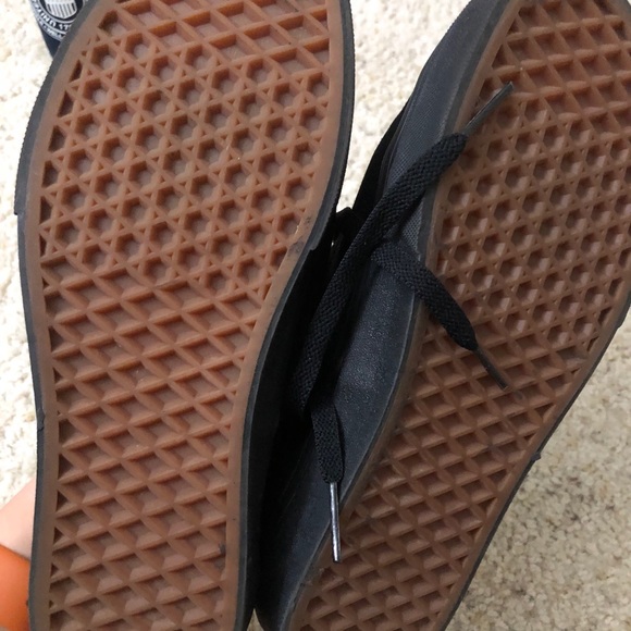 Women’s Vans size 8 all black - Picture 2 of 2